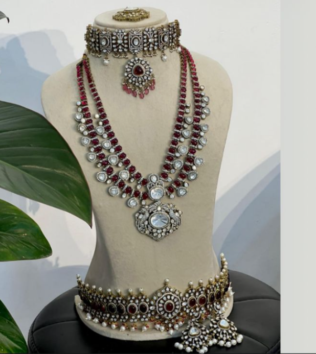 Jewellery R010